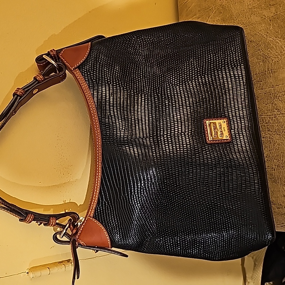 Dooney and Bourke black embossed lizard hobo purse..free shipping - Picture 8 of 9